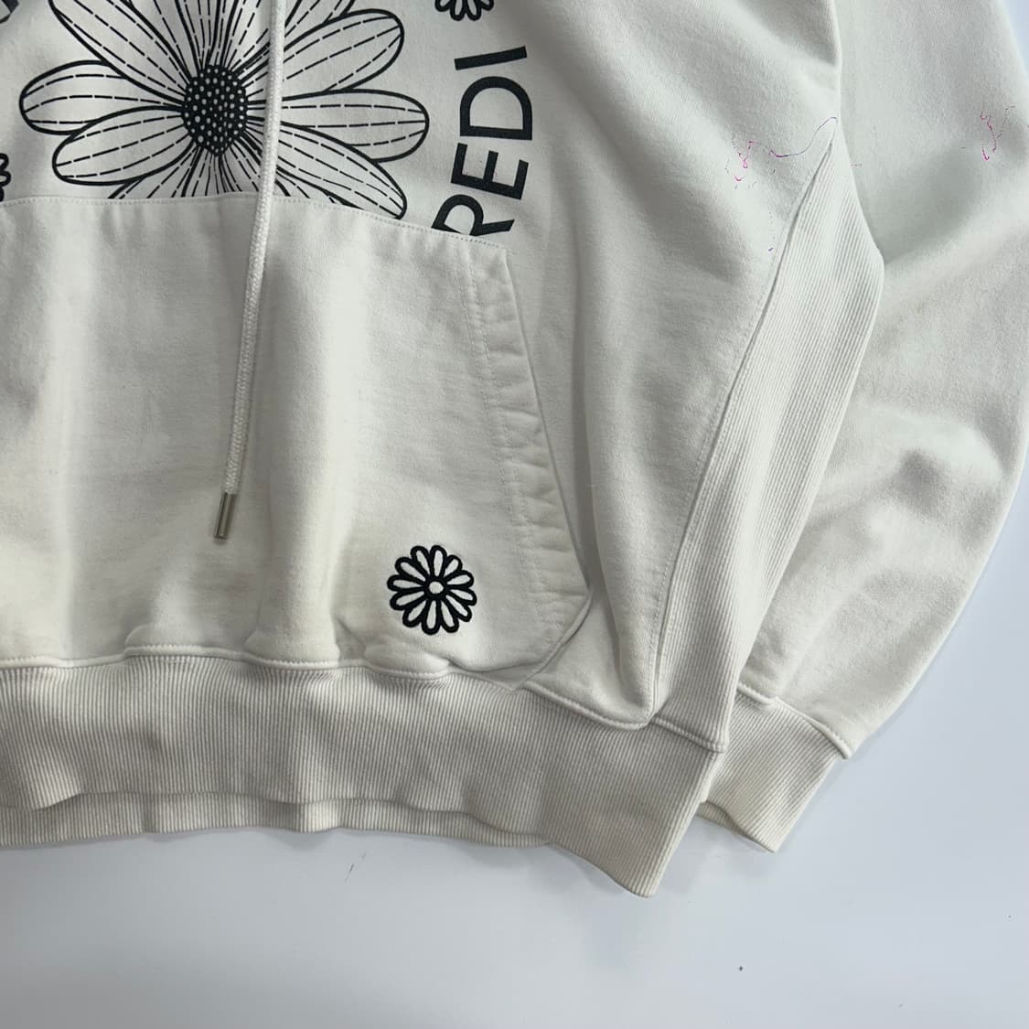 Mardi Mercredi 마르디메크르디 블랙 로고 화이트후드티 상품이미지4