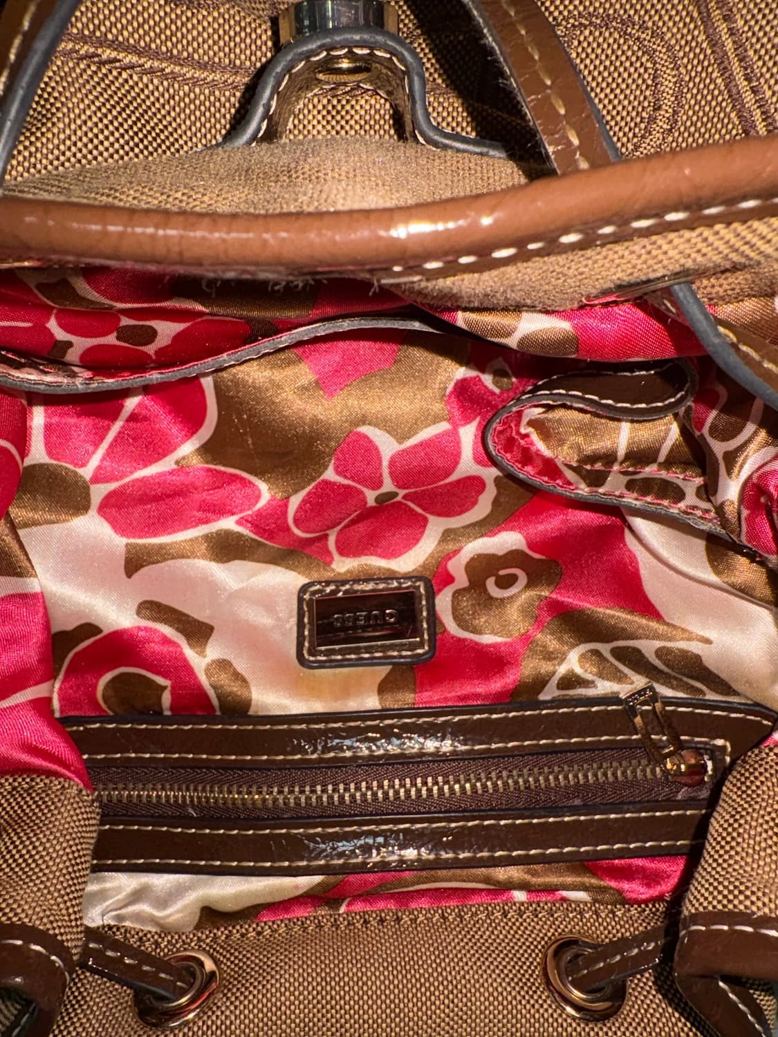 게스 에나멜 브라운 코튼 백팩 상품이미지4