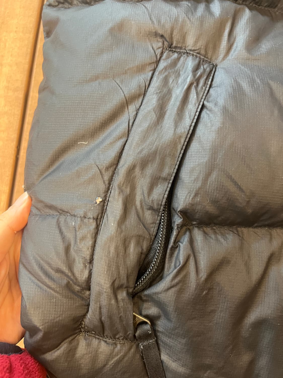 노스페이스 블랙 패딩 베스트 상품이미지8