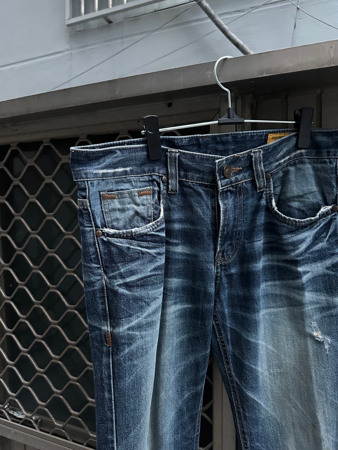 Upset jeans fade lines destroyed denim  상품이미지2