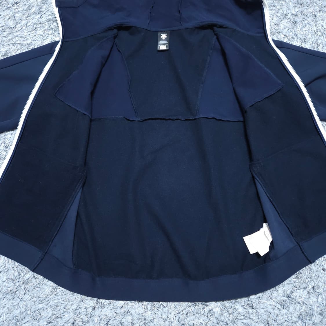 데상트)100 남자 하이브리드 후드집업 트레이닝 / 왕눈이샵 상품이미지9