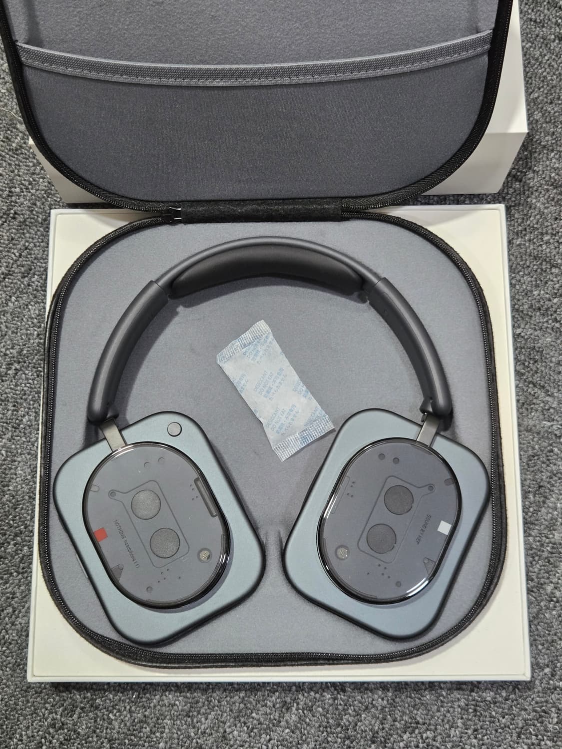 낫싱 블루투스 헤드폰 1 상품이미지1