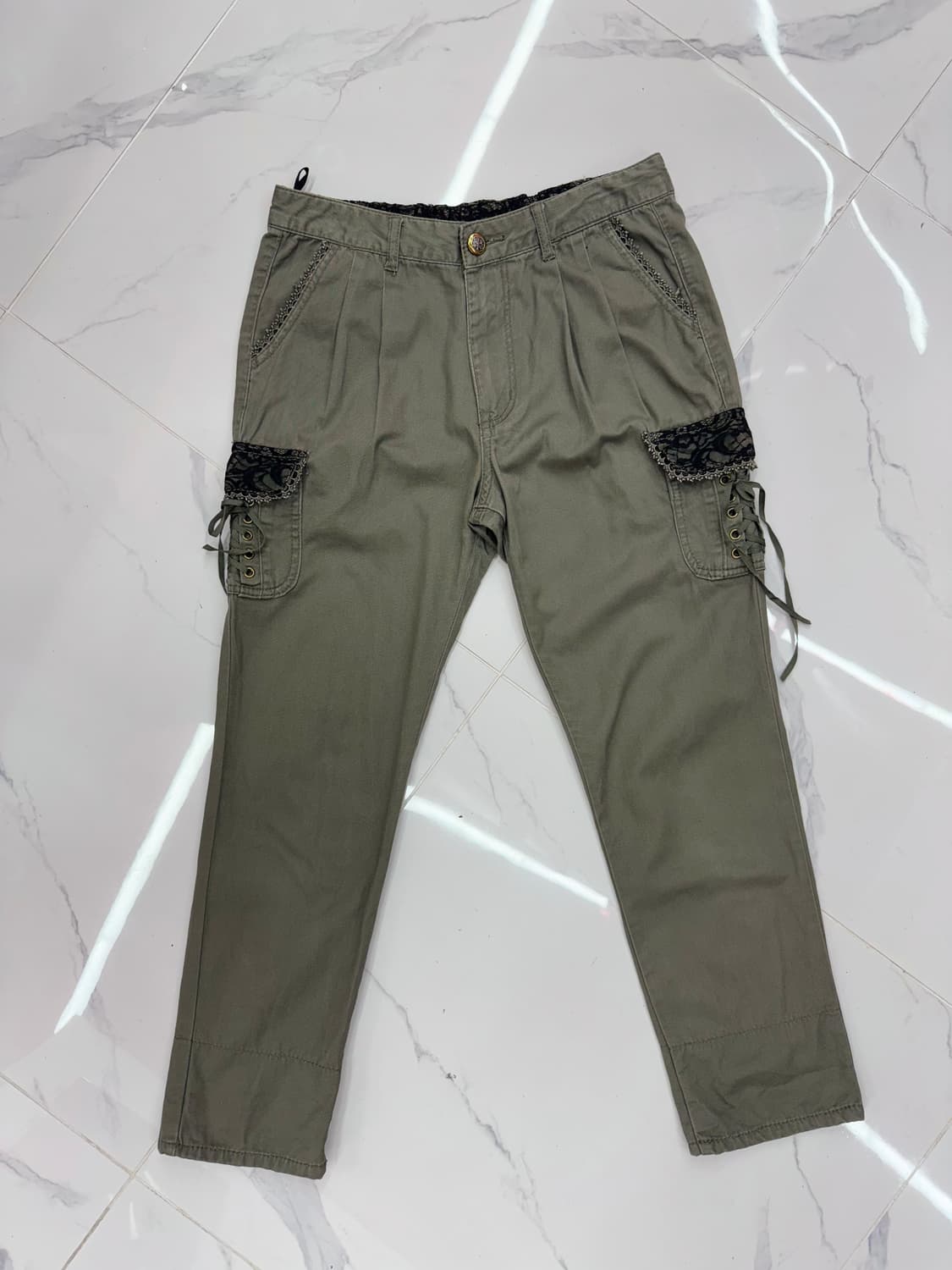 •Japanese vintage 카키색 레이스 장식 카고 바지 상품이미지1