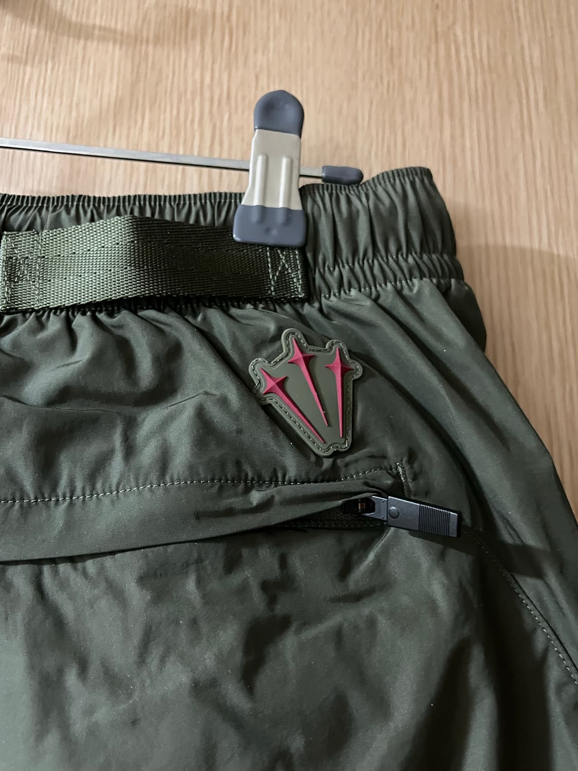 나이키 x 드레이크 녹타 우븐 트랙 팬츠 카고 카키 M 새상품 팝니다 상품이미지5