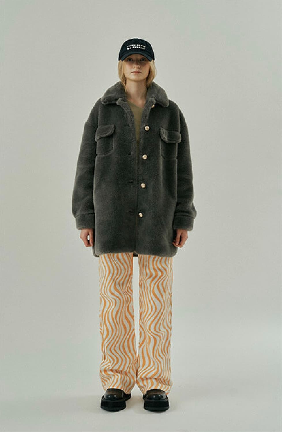 올리몰리 울혼방 페이크 무스탕 자켓 상품이미지1