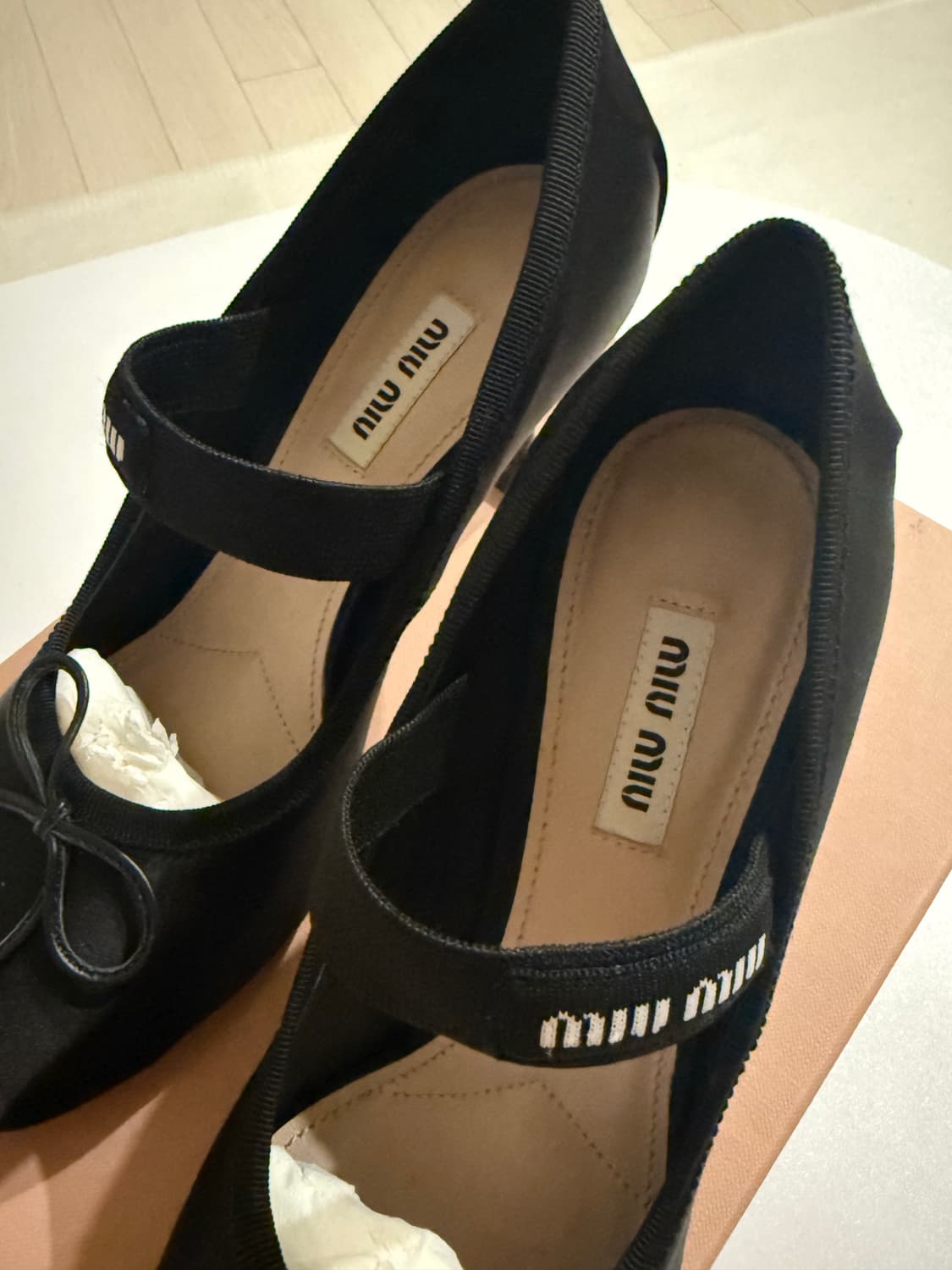 미우미우 새틴 발레리나 힐 37.5 상품이미지6