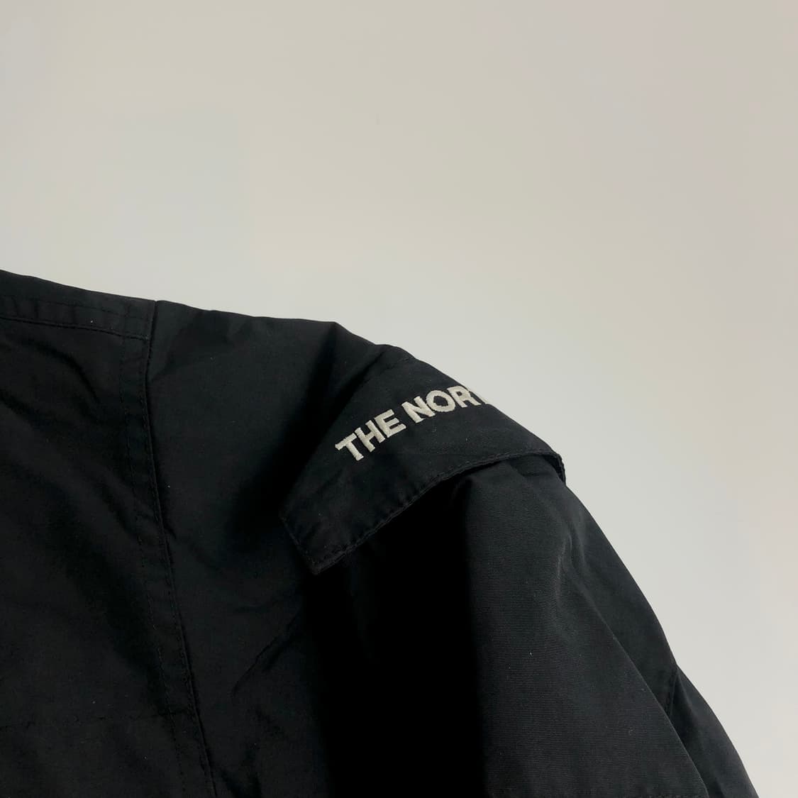 노스페이스 바람막이 xs 상품이미지4