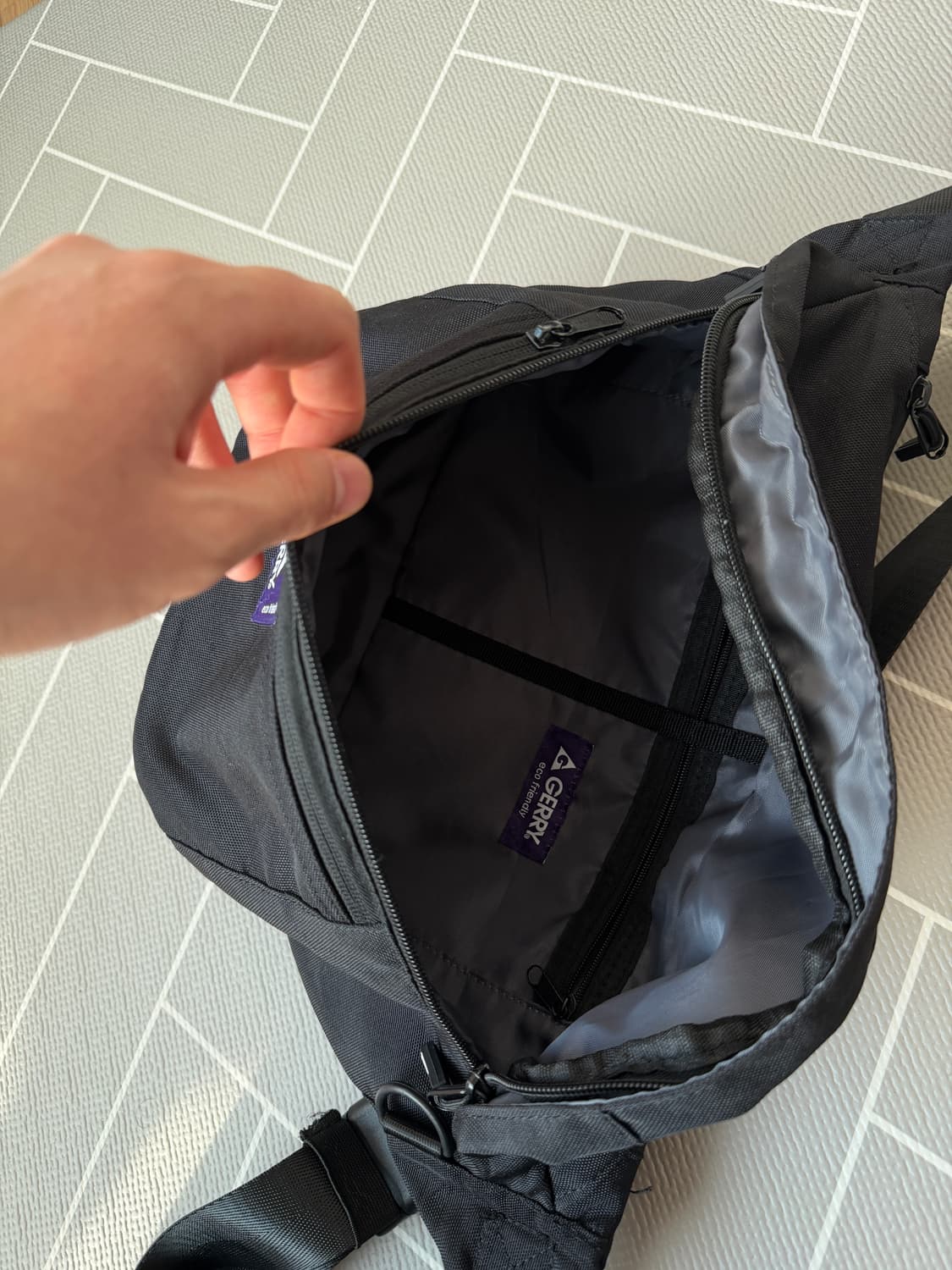 게리 크로스백 상품이미지4