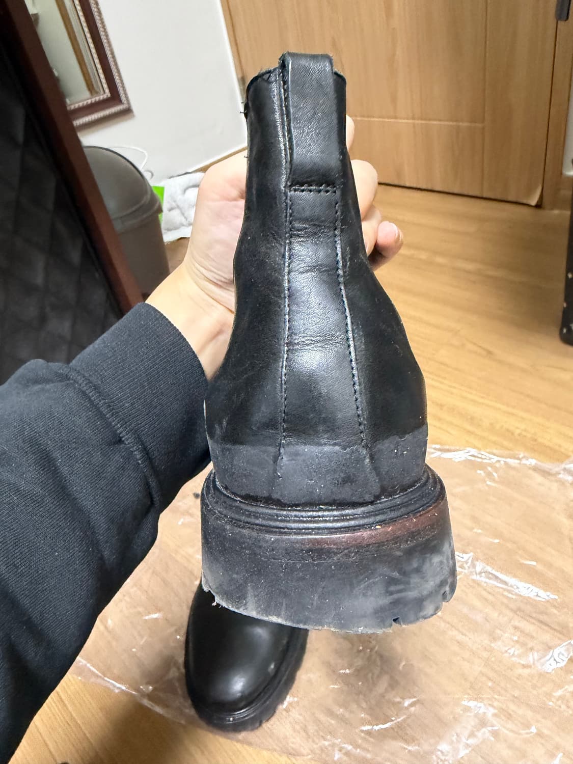 보테가베네타 첼시 러그 부츠 블랙 42사이즈 상품이미지2