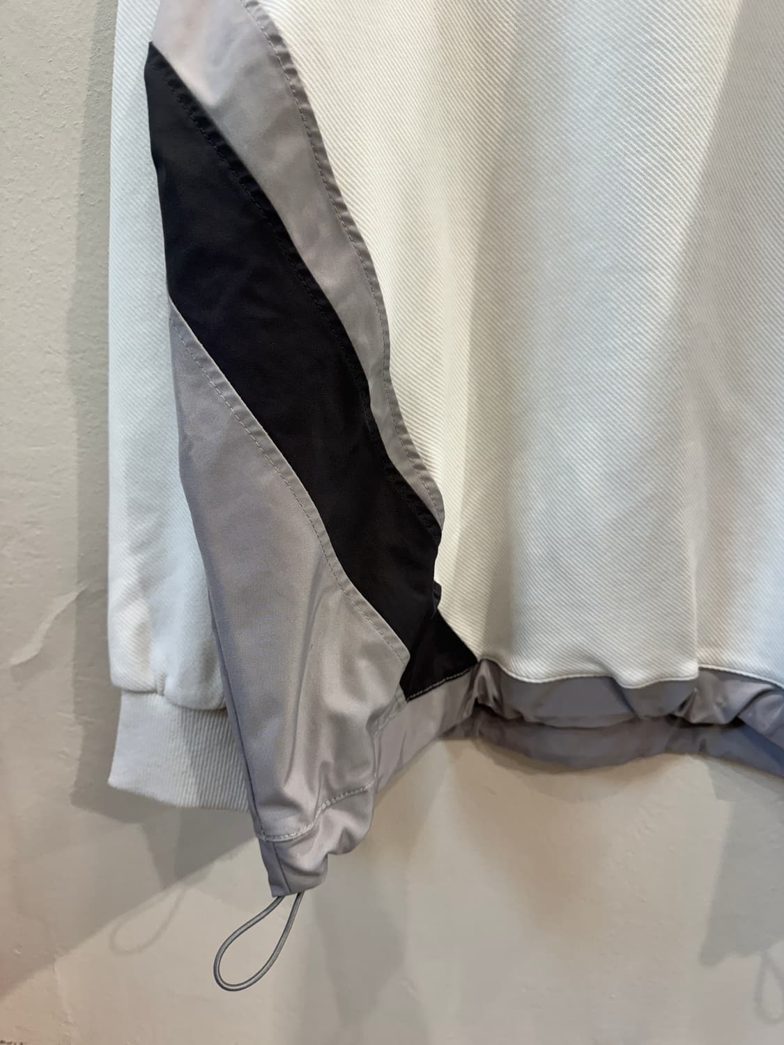 밑단 스트링 배색 맨투맨 상품이미지3