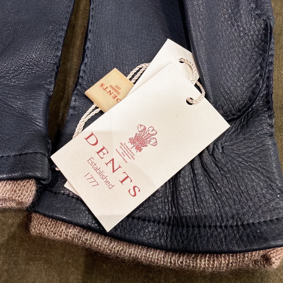 (정품/새상품) DENTS 덴츠 남성 네이비 사슴가죽 캐시미어 안감 장갑 상품이미지3