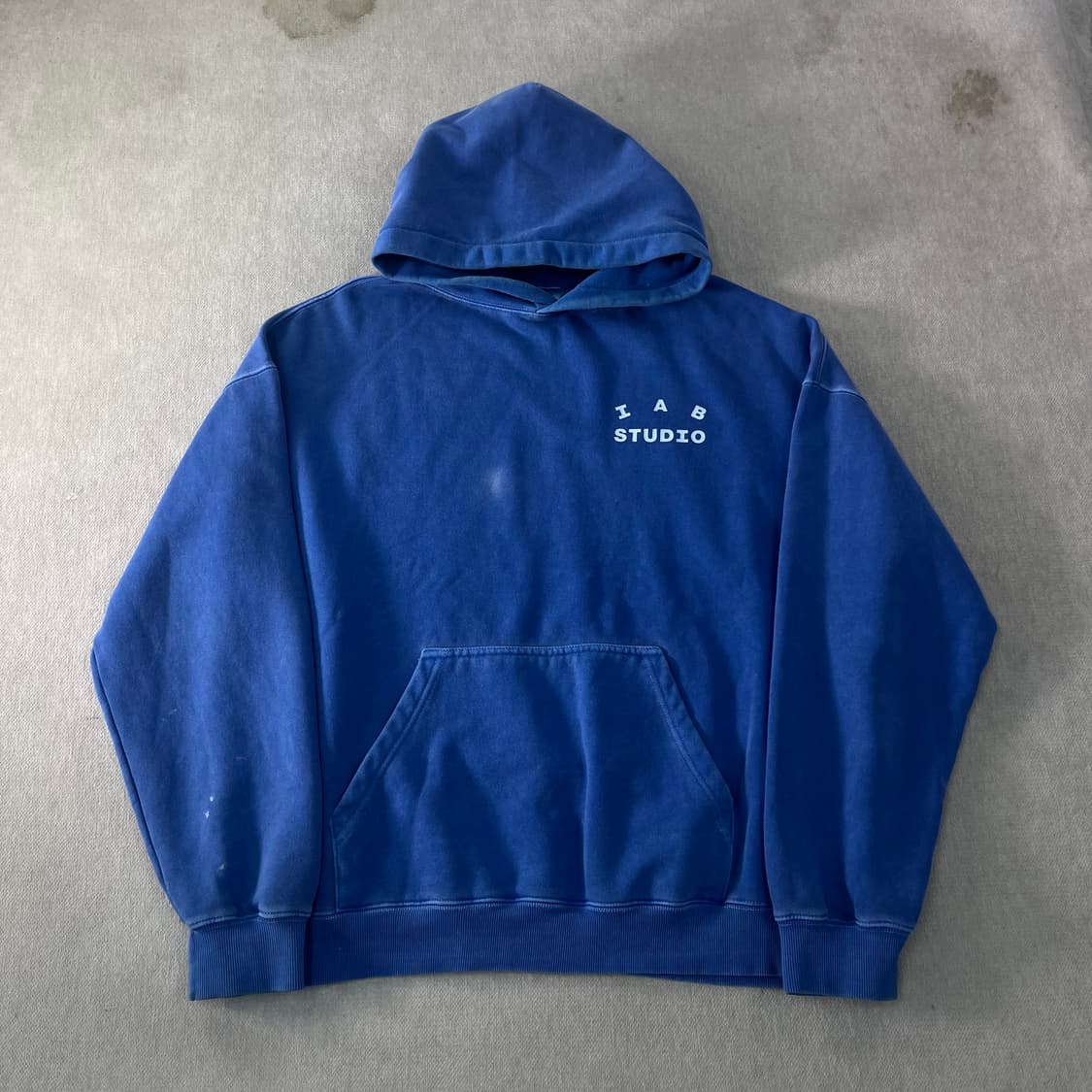 105 아이앱스튜디오 피그먼트 로얄블루 후드티 상품이미지2
