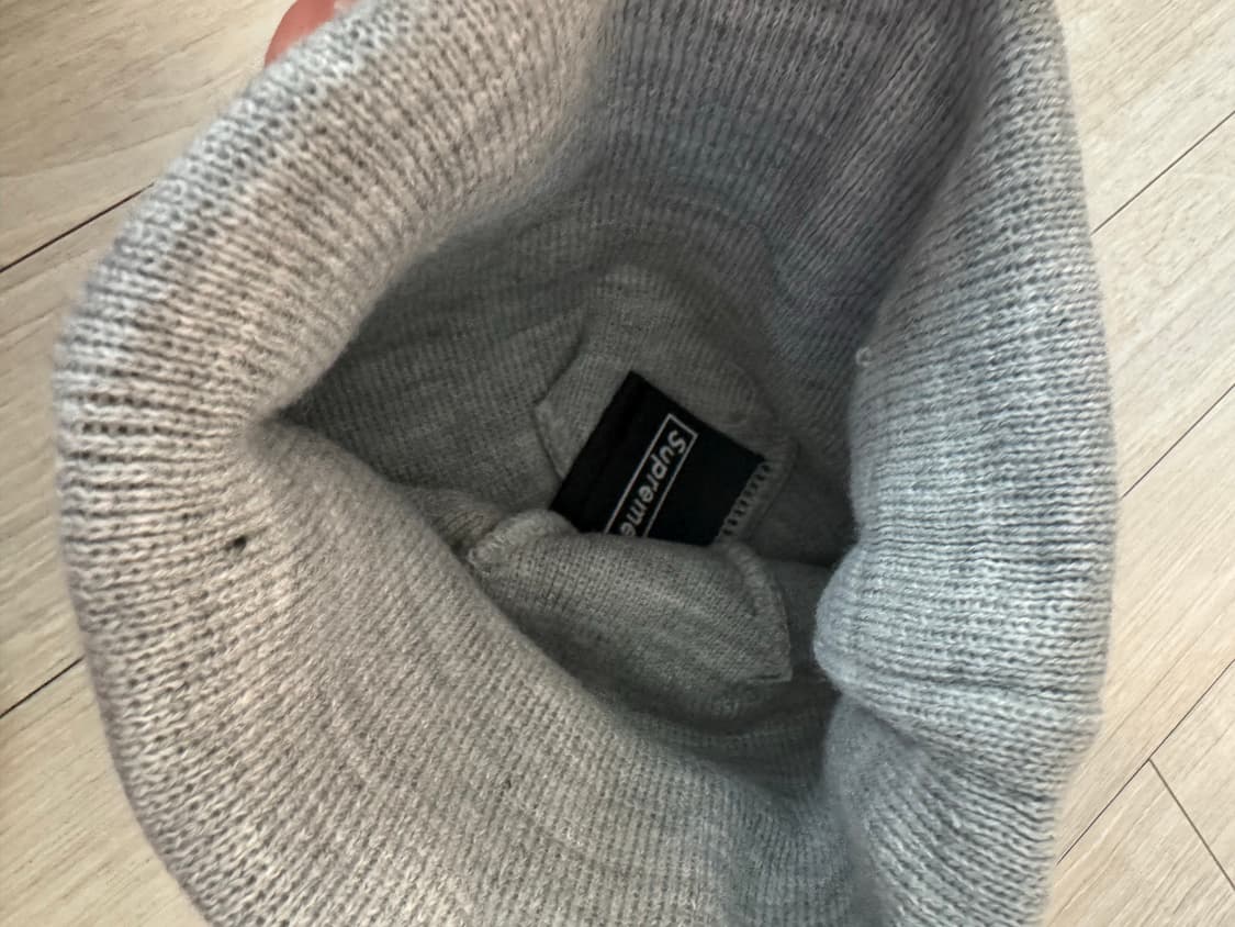 슈프림 뉴에라 S 로고 비니 상품이미지3