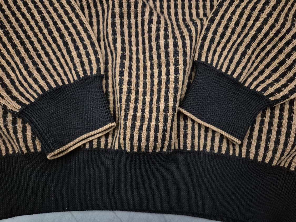 90s BALLY 메리노울 카라 니트 상품이미지3