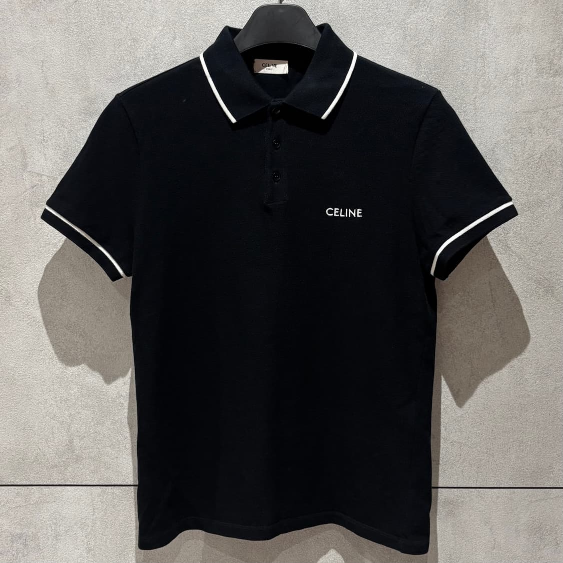 A+ / S (95) 셀린느 로고 카라티 블랙 상품이미지1