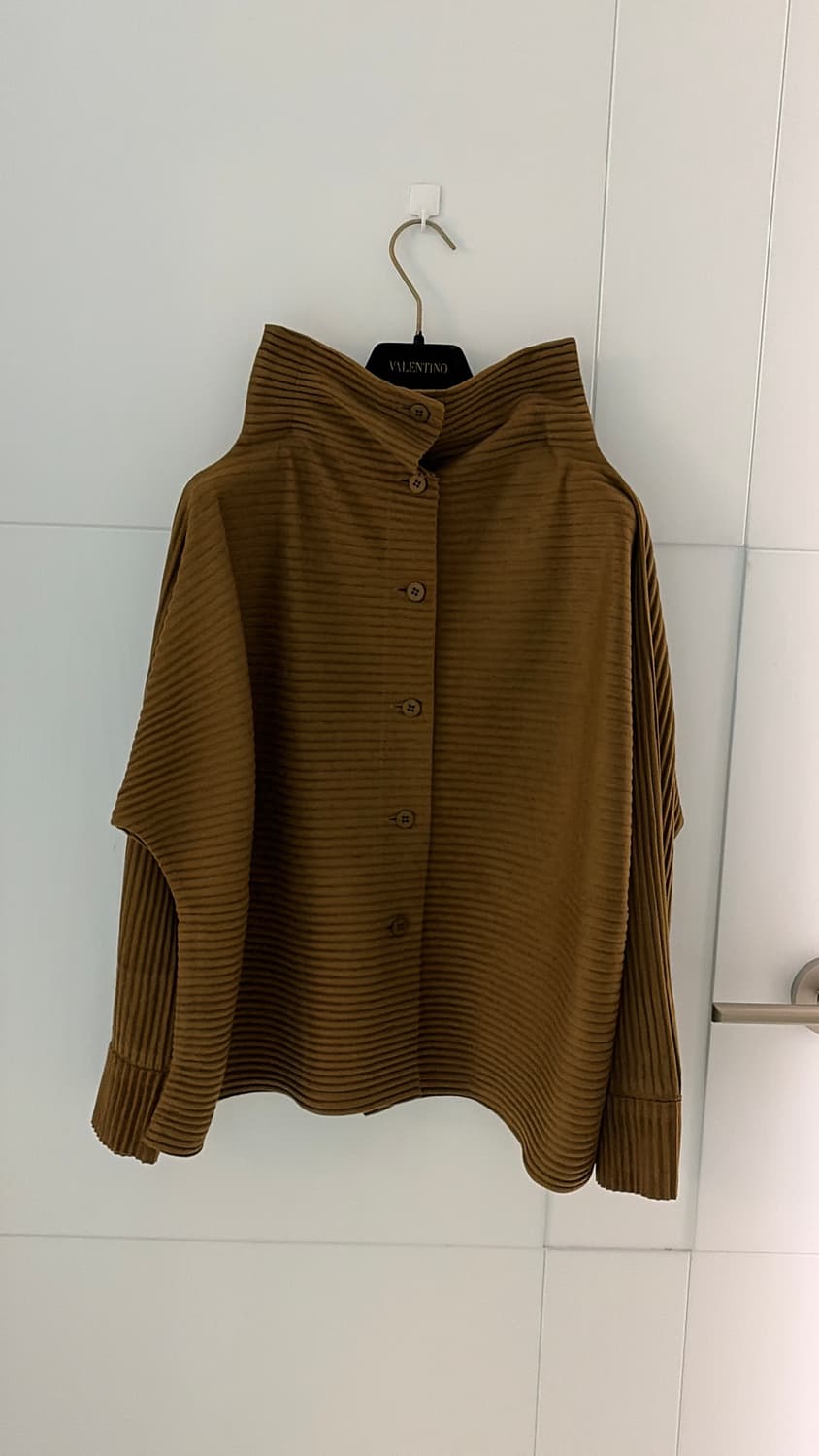  이세이미야케me 하이탑 플리츠 가디건 정품  상품이미지4