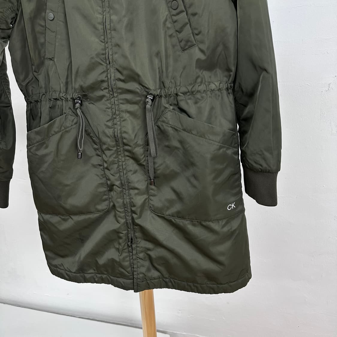 캘빈클라인 퍼포먼스 롱 바머 점퍼 카키 M(95) 안감누빔 J23 상품이미지3