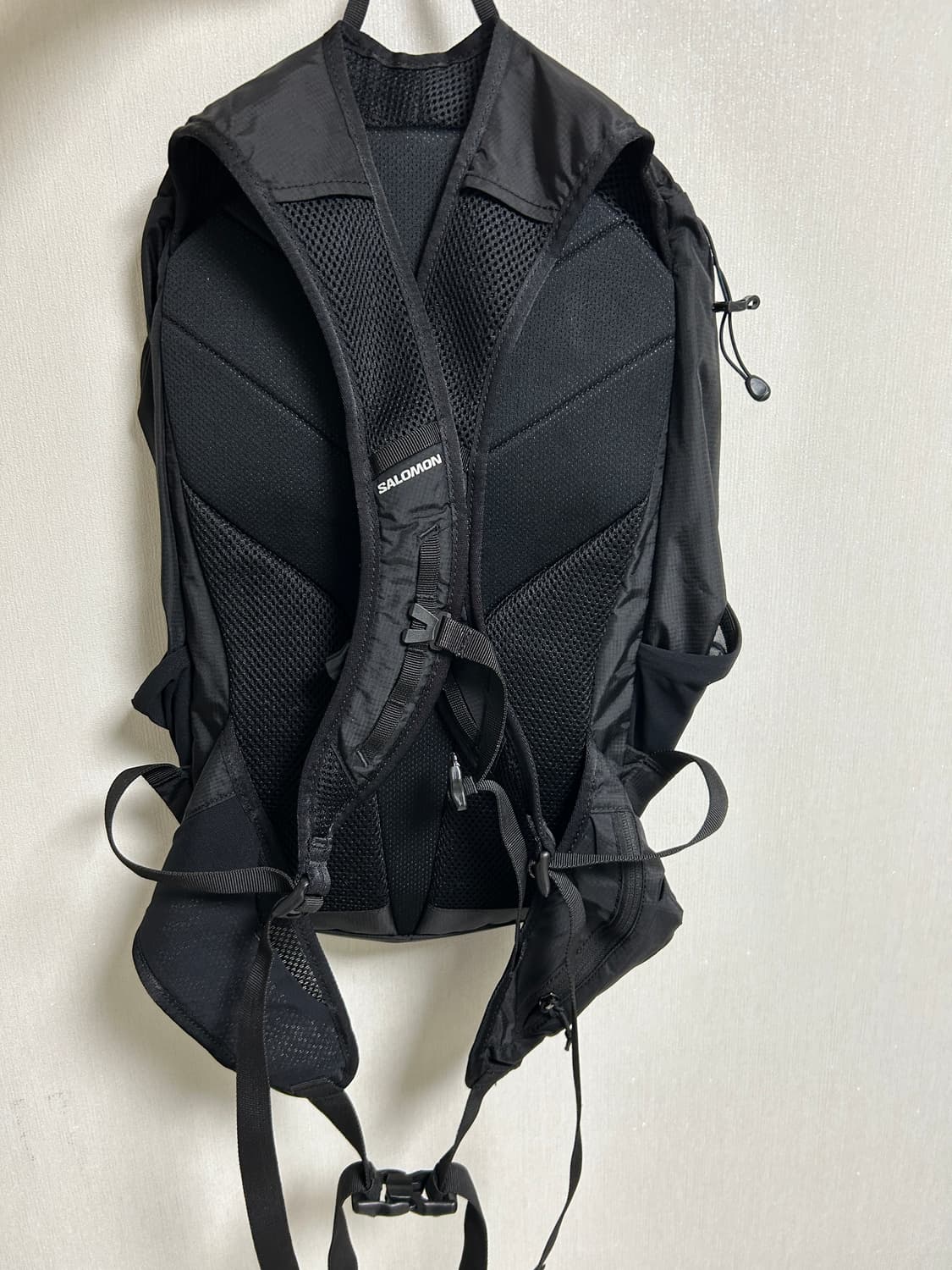 살로몬 백팩 20L 상품이미지2