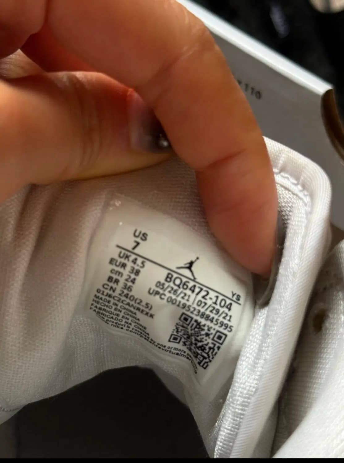 나이키 조던1미드 화이트 하이퍼로얄 (W) 240 상품이미지2