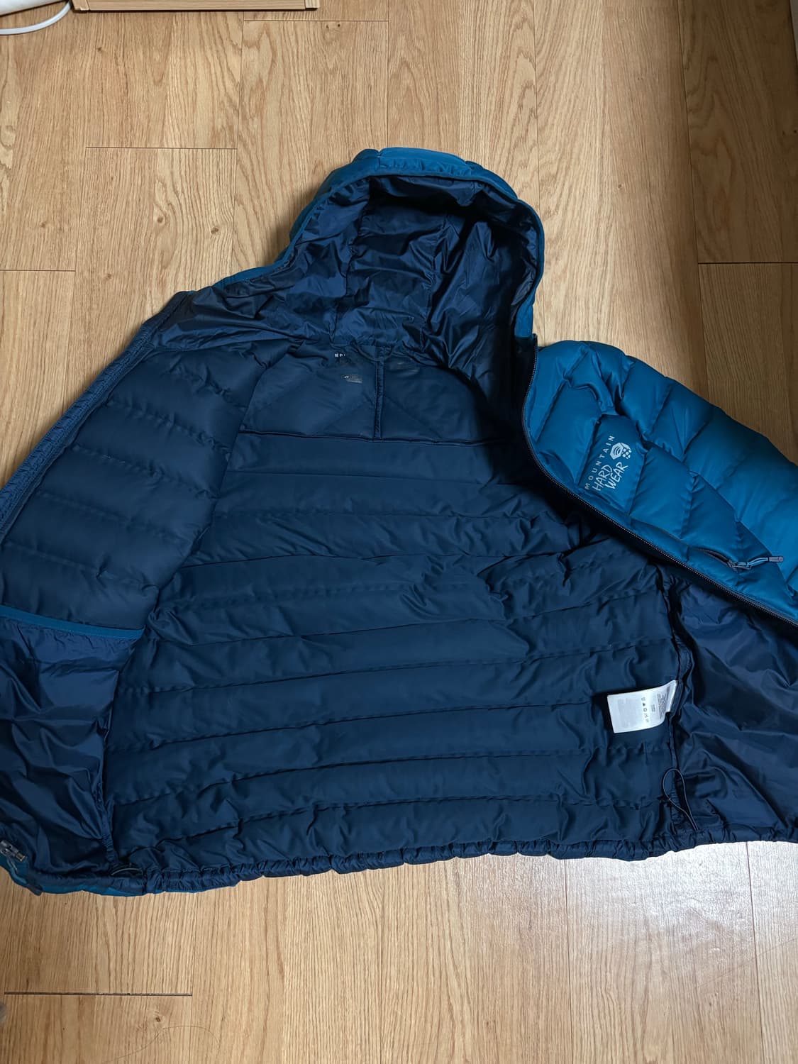 마운틴하드웨어 경량패딩 상품이미지7