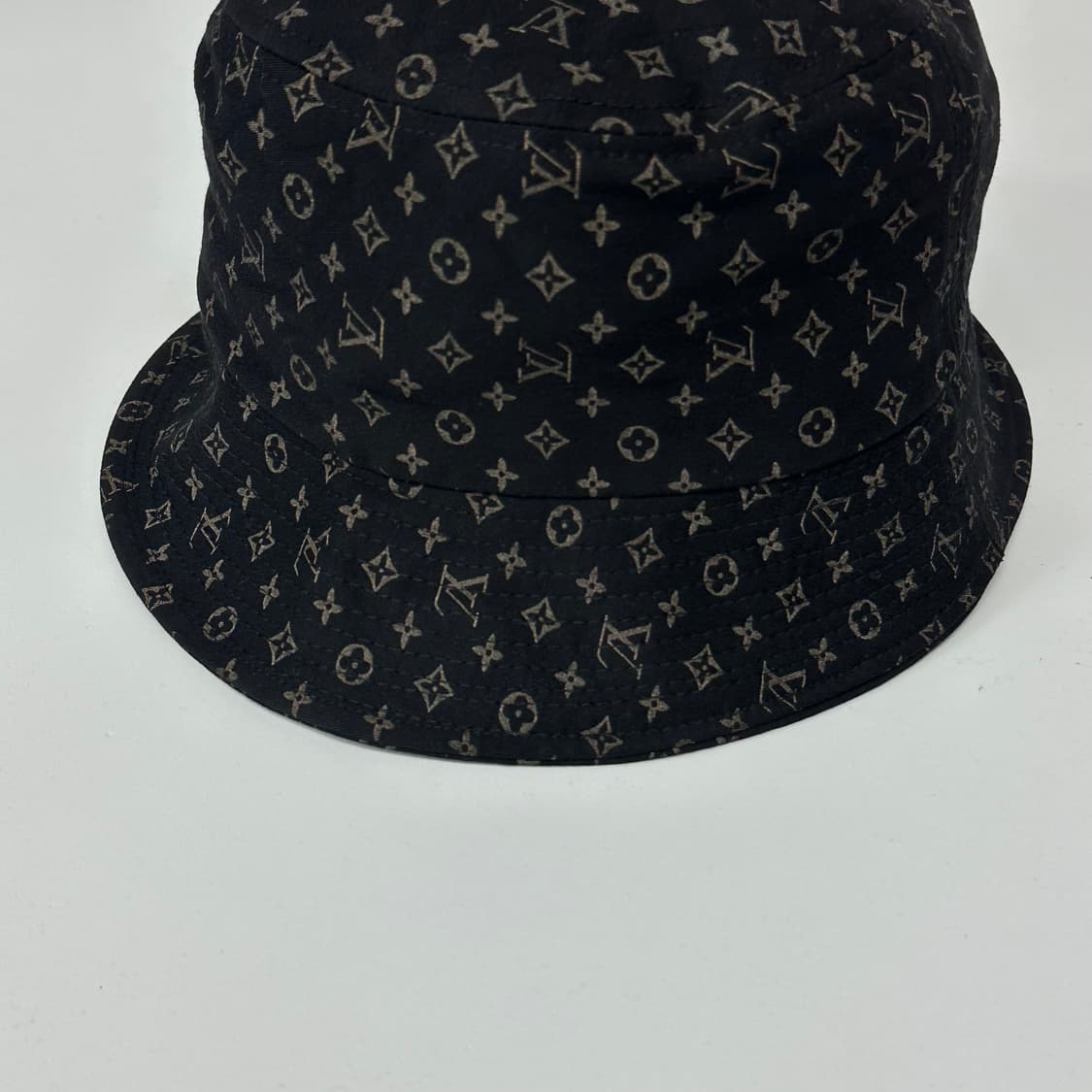 루이비통 90's 모노그램 로고 버킷햇 상품이미지4