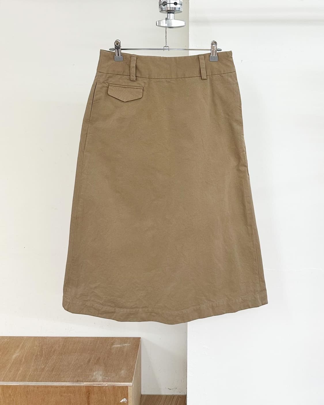 마가렛호웰 브라운 포켓 코튼 미디 스커트 상품이미지1