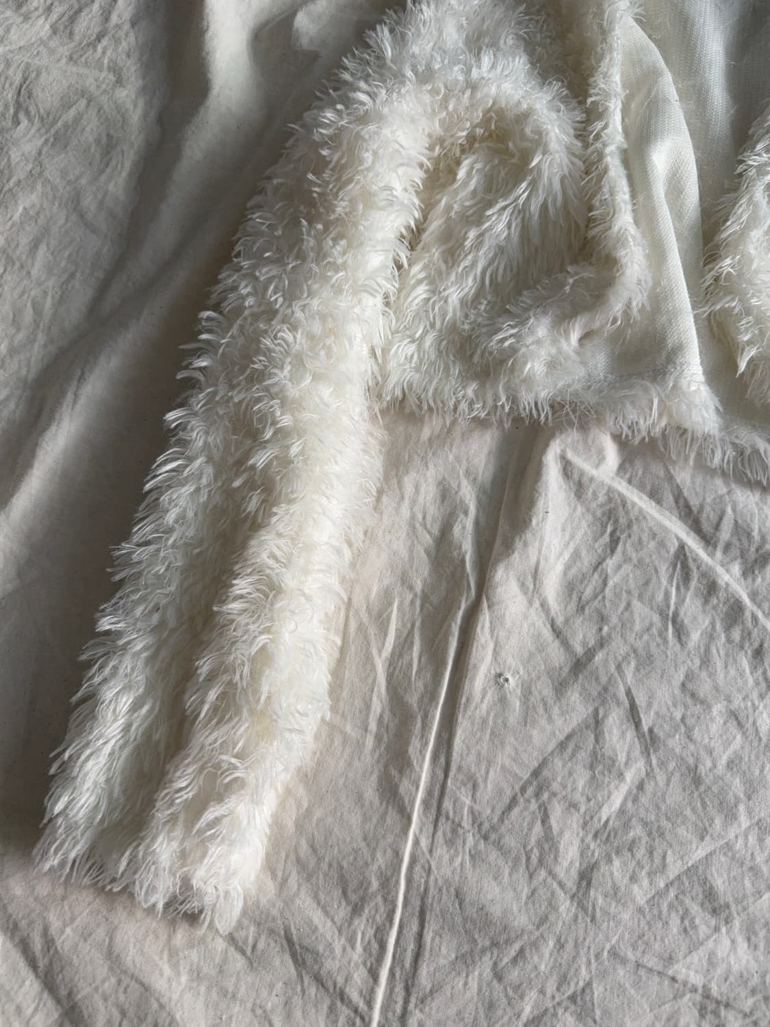 크림 아이보리 러블리 로걀 폭닥 크롭 볼레로 상품이미지2