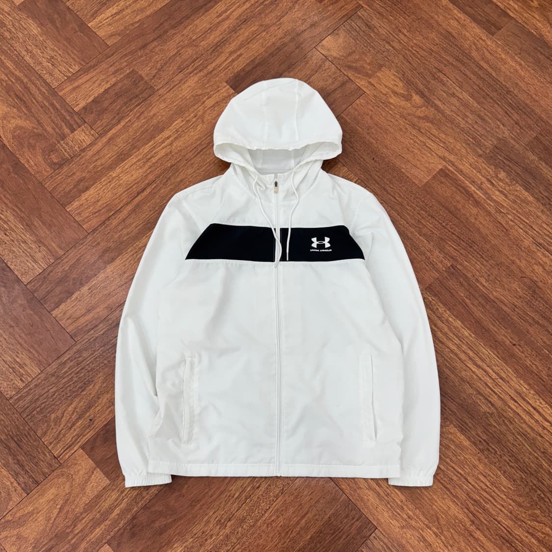 XL 언더아머 화이트 후드 바람막이 집업  상품이미지1