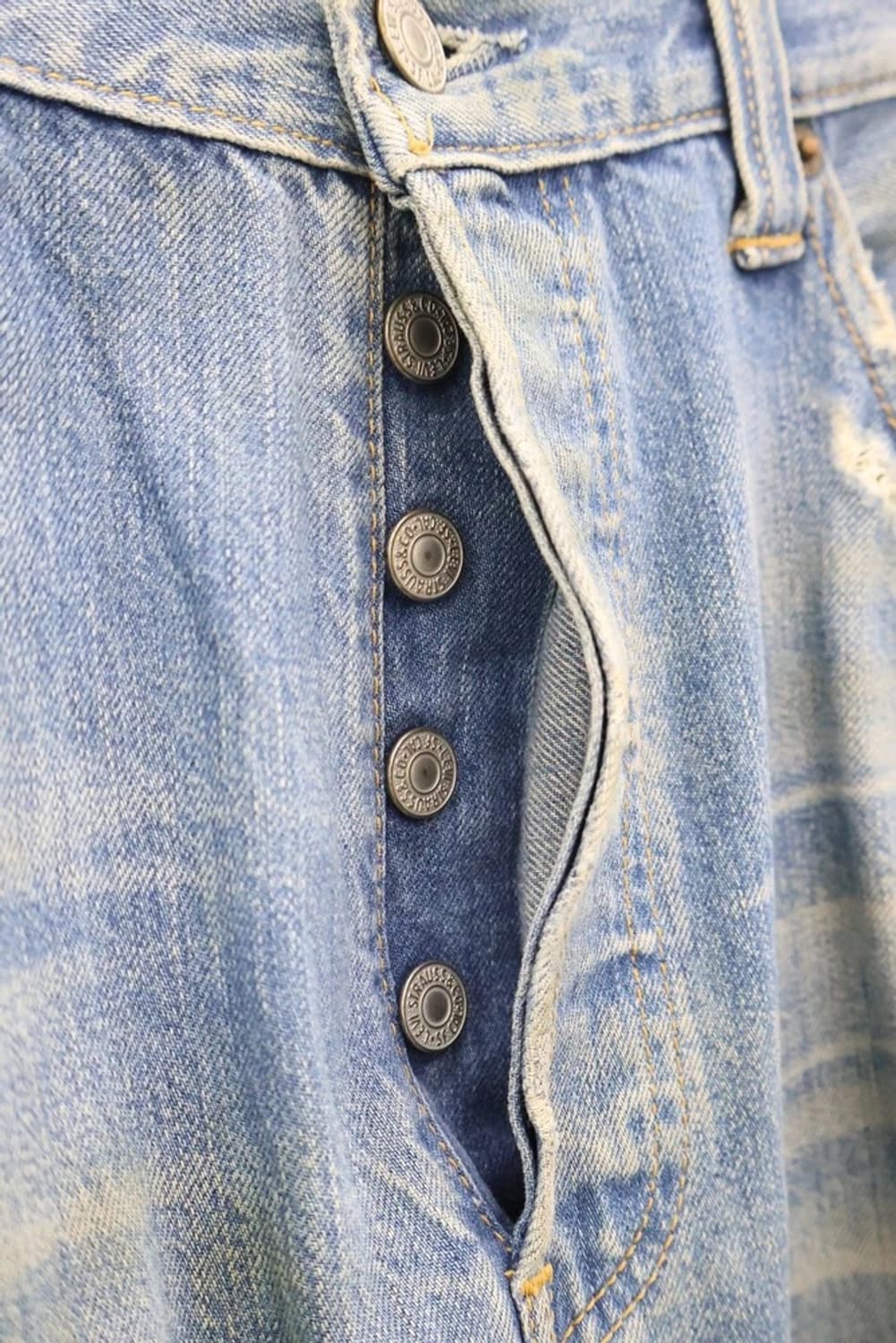 Levis 501 Distressed Denim Pants 상품이미지6