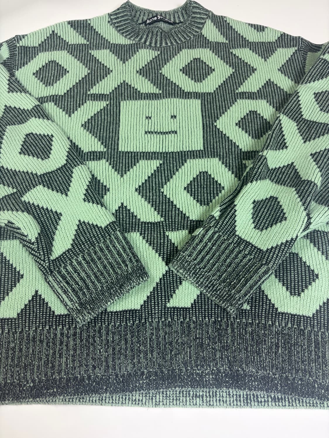 아크네 남녀공용 니트 상품이미지1