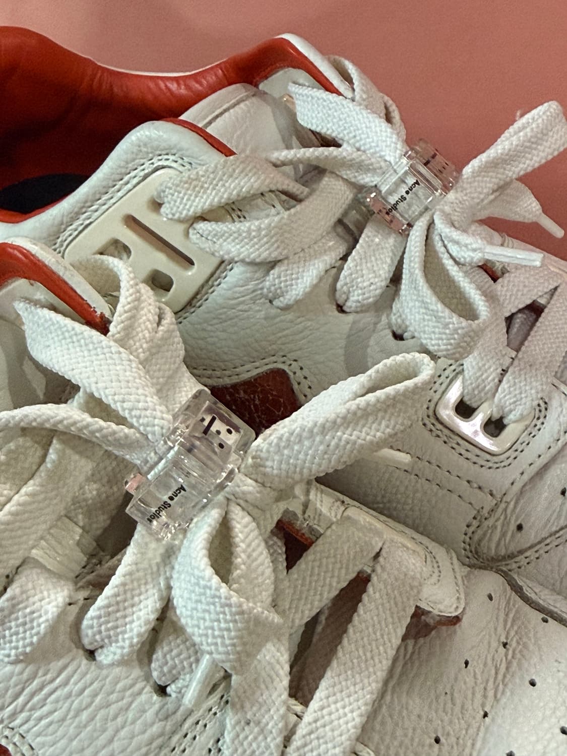 아크네스튜디오 로우탑 스니커즈 상품이미지4