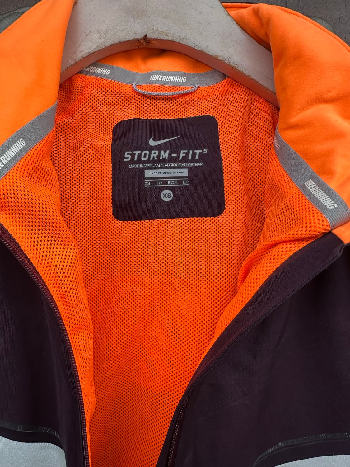 Nike Storm-Fit "V-Line" Running Jacket 상품이미지4