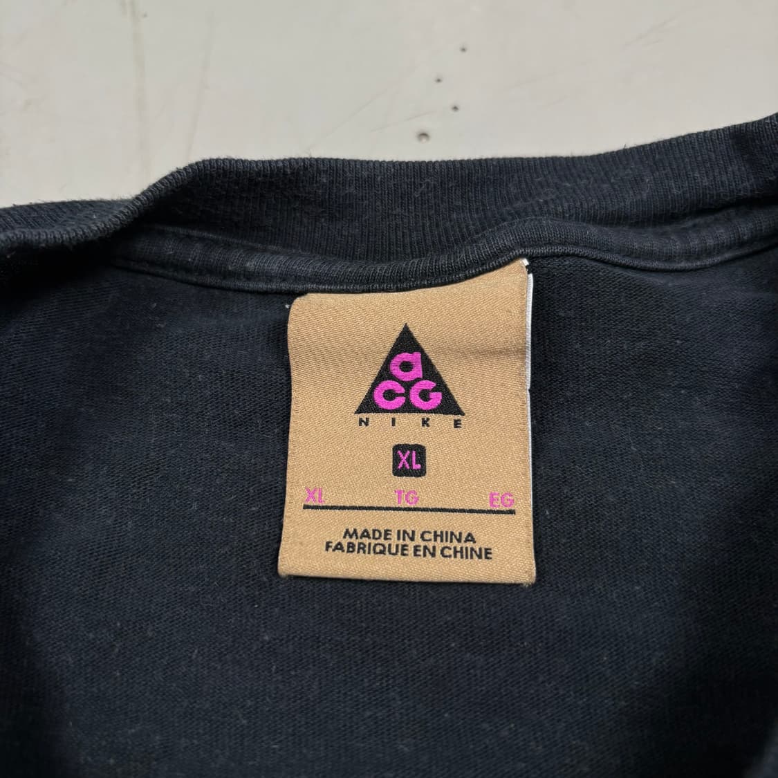 나이키 ACG 네이비컬러 반팔티 상품이미지3