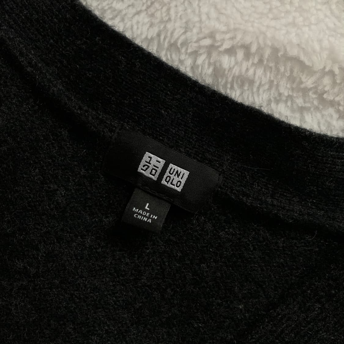 유니클로 울혼방 부드러운 브이넥 가디건 상품이미지5