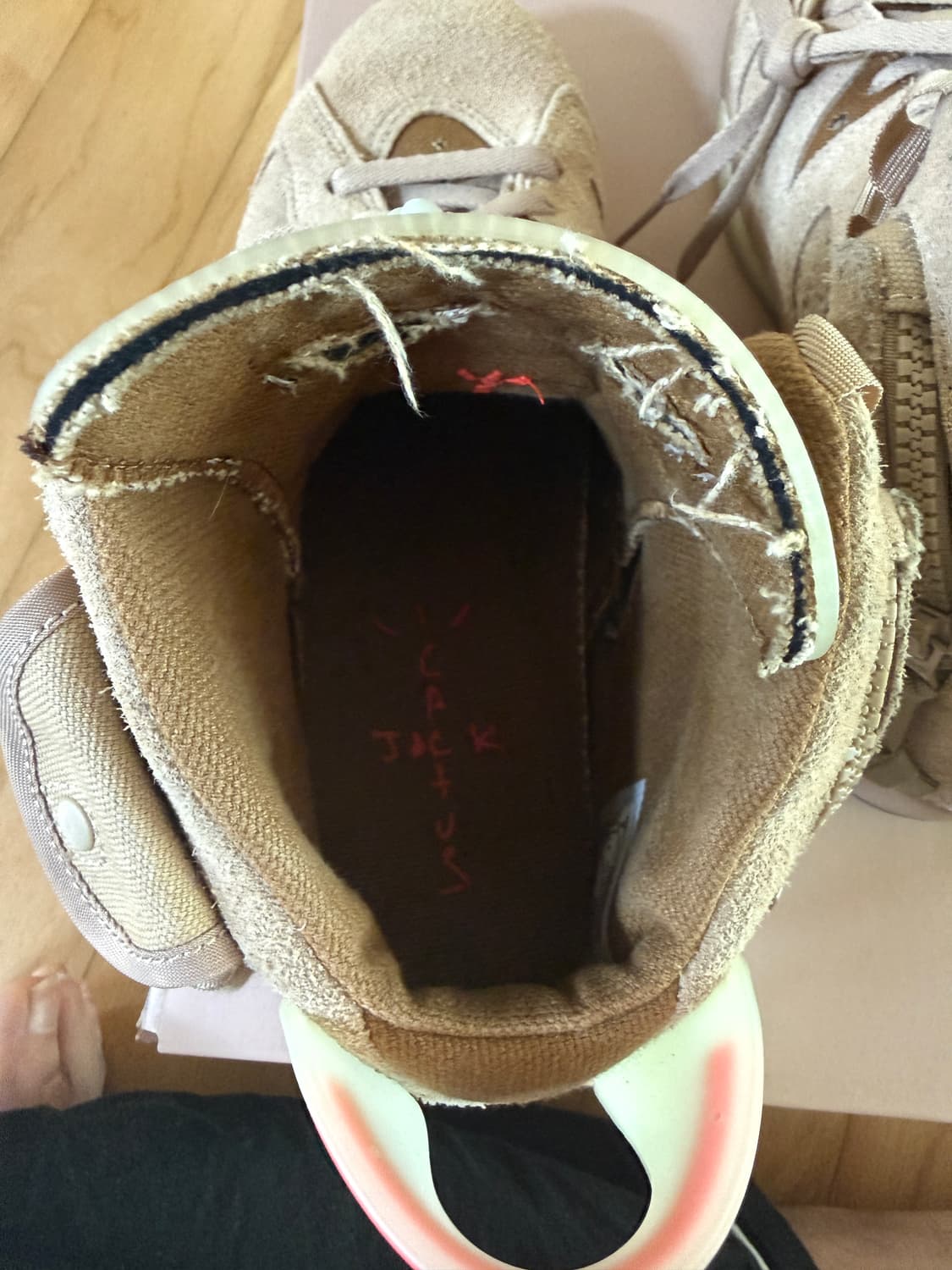 조던 6 x 트래비스 스캇 레트로 SP 브리티쉬 카키  상품이미지4