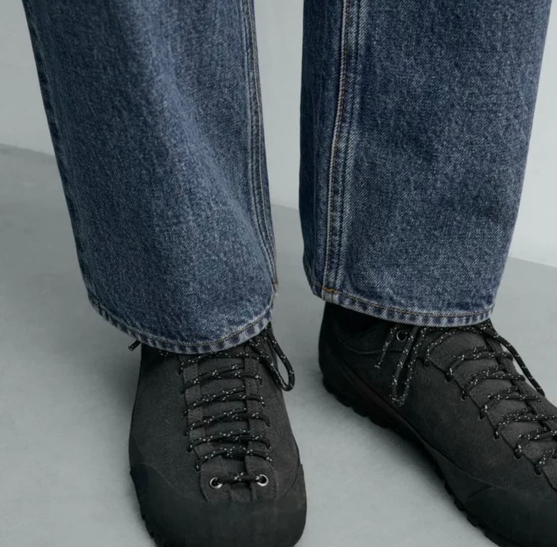 [43] Aaron Levien X ZARA 비브람 솔 스니커즈 팝니다 상품이미지1