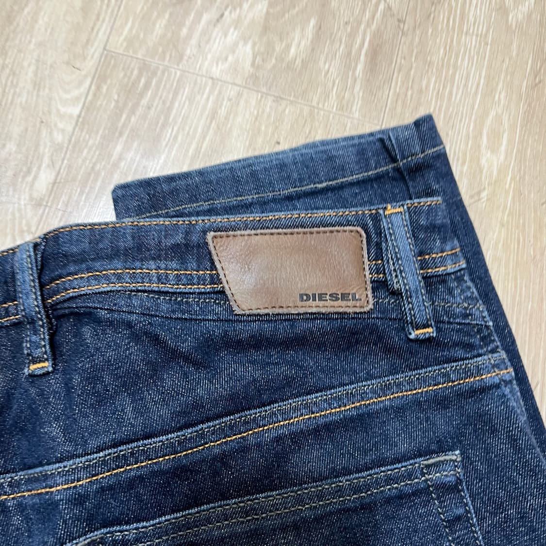 디젤 남성 레귤러 워싱 데님 청바지 32  상품이미지4