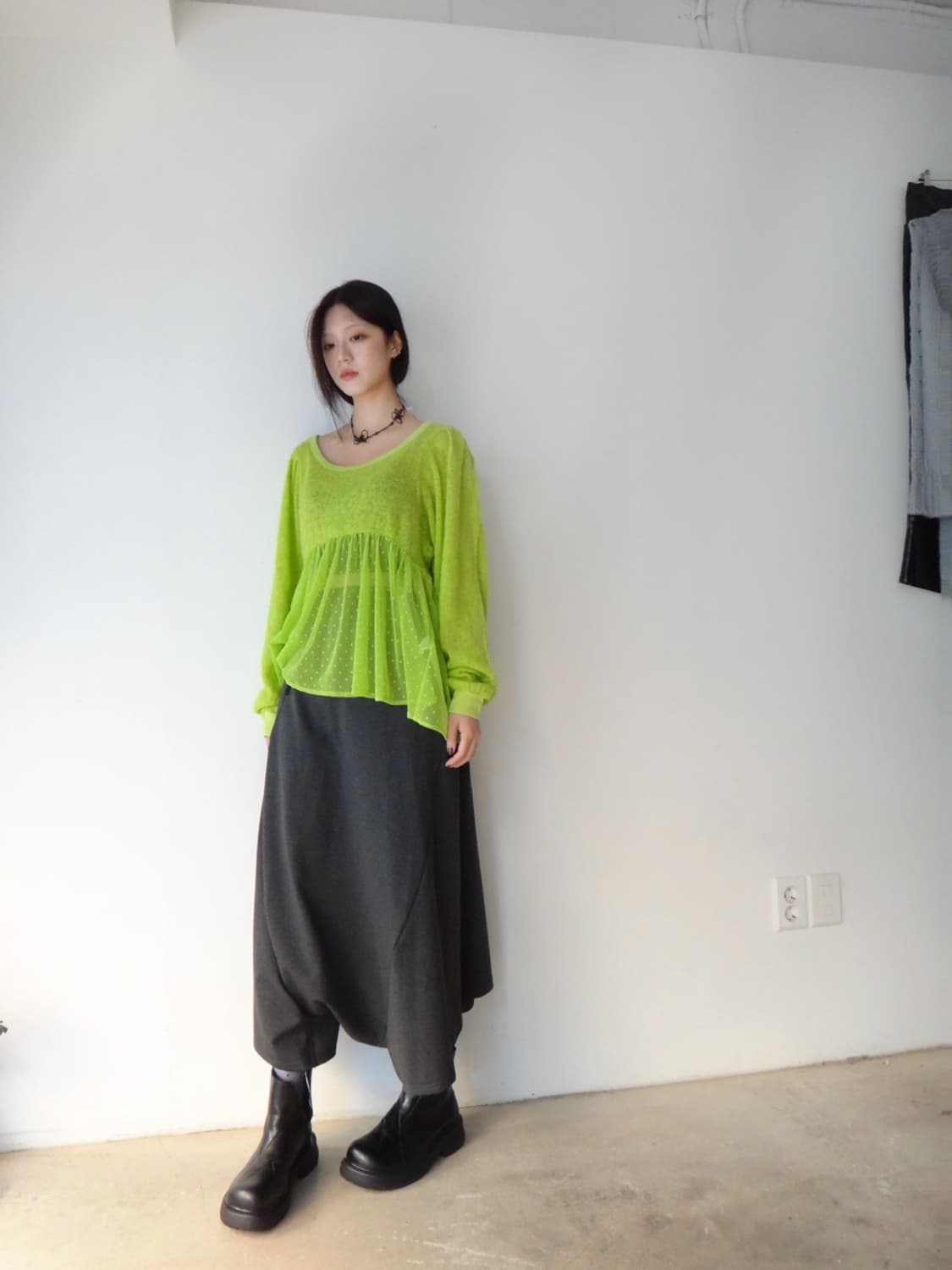 Mesh dot ruffle knit / lime 상품이미지5