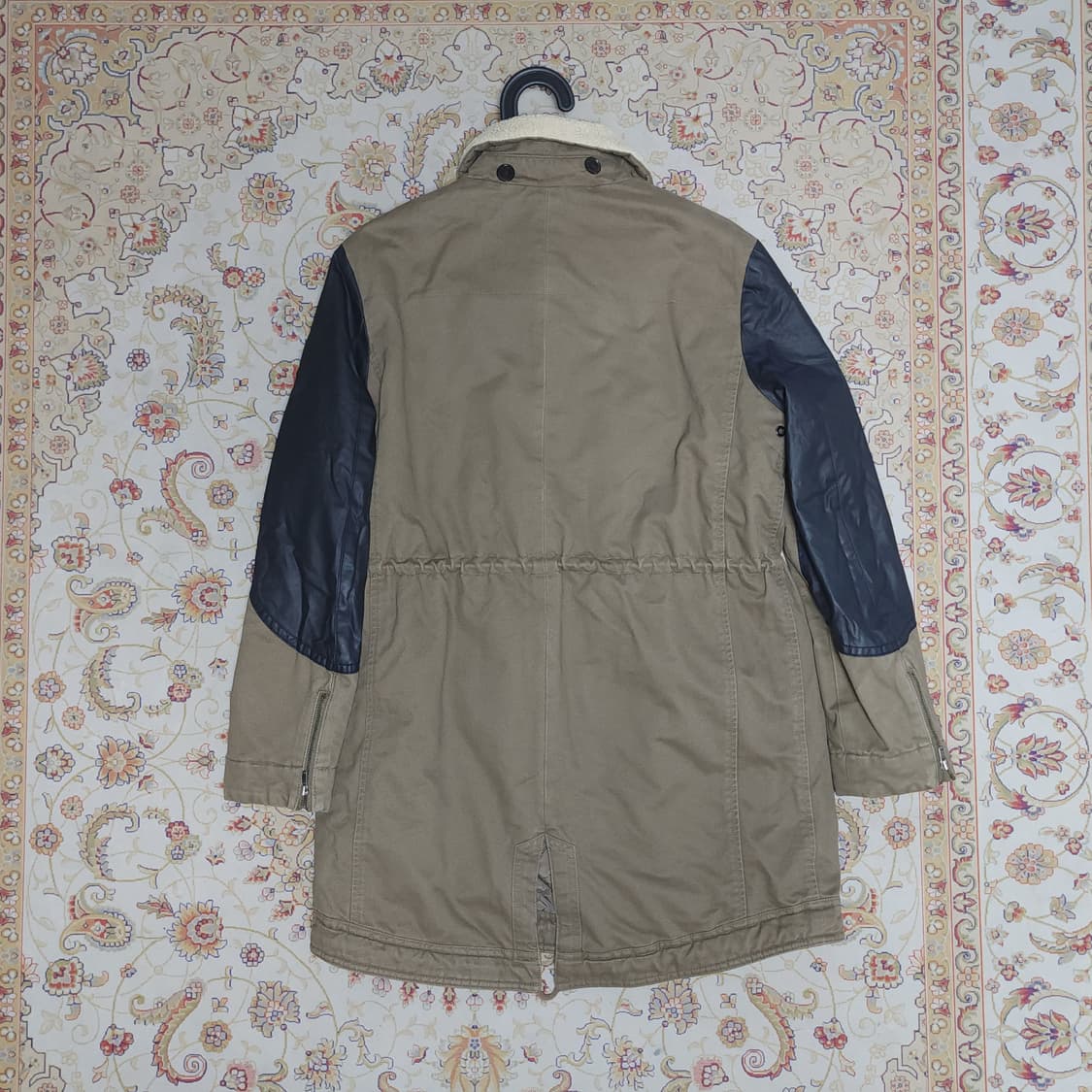 라코스테 여성 누빔 야상
90 상품이미지3