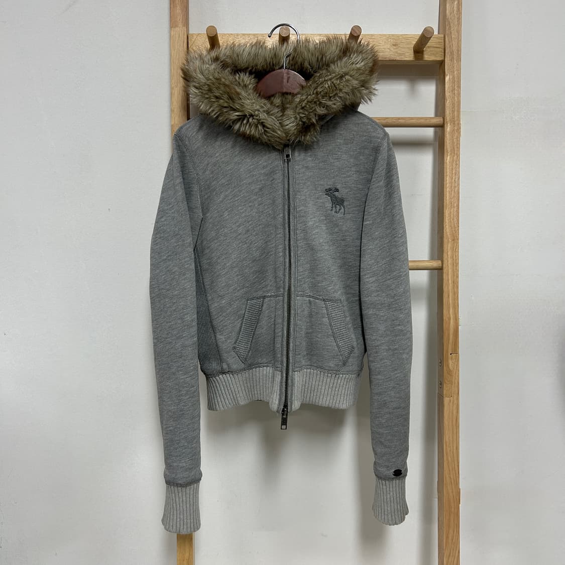 아베크롬비 자수로고 울프죠 투웨이 후드집업 그레이 상품이미지2