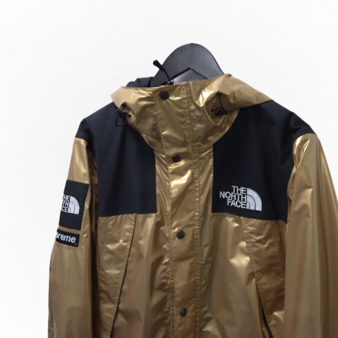 슈프림 x 노스페이스 메탈릭 마운틴 파카 골드 18SS / 할인 상품이미지7