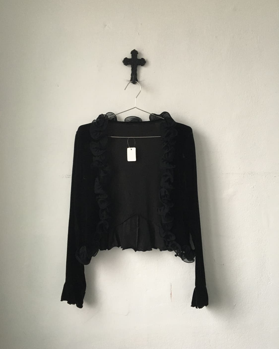 Ruffle point velvet cardigan 상품이미지1