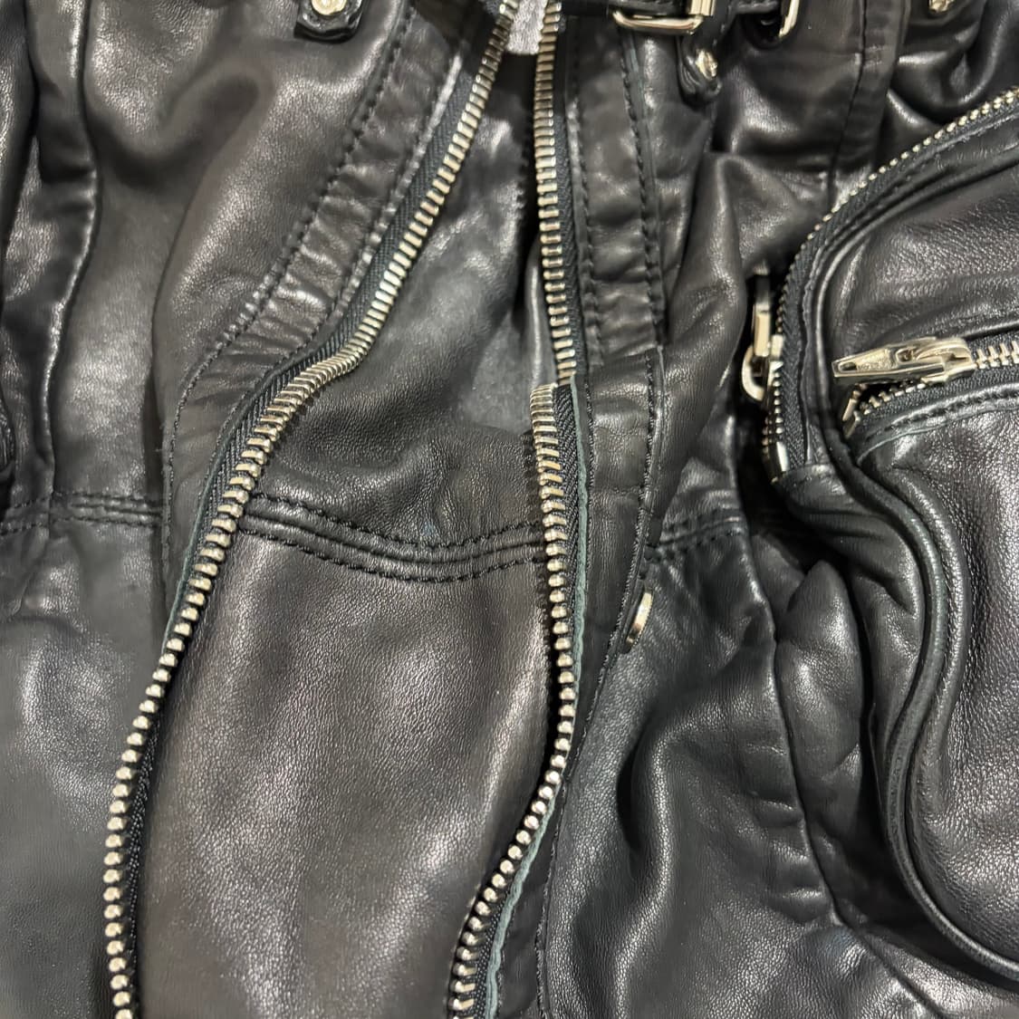 알렉산더왕 레더 마르티백 상품이미지7