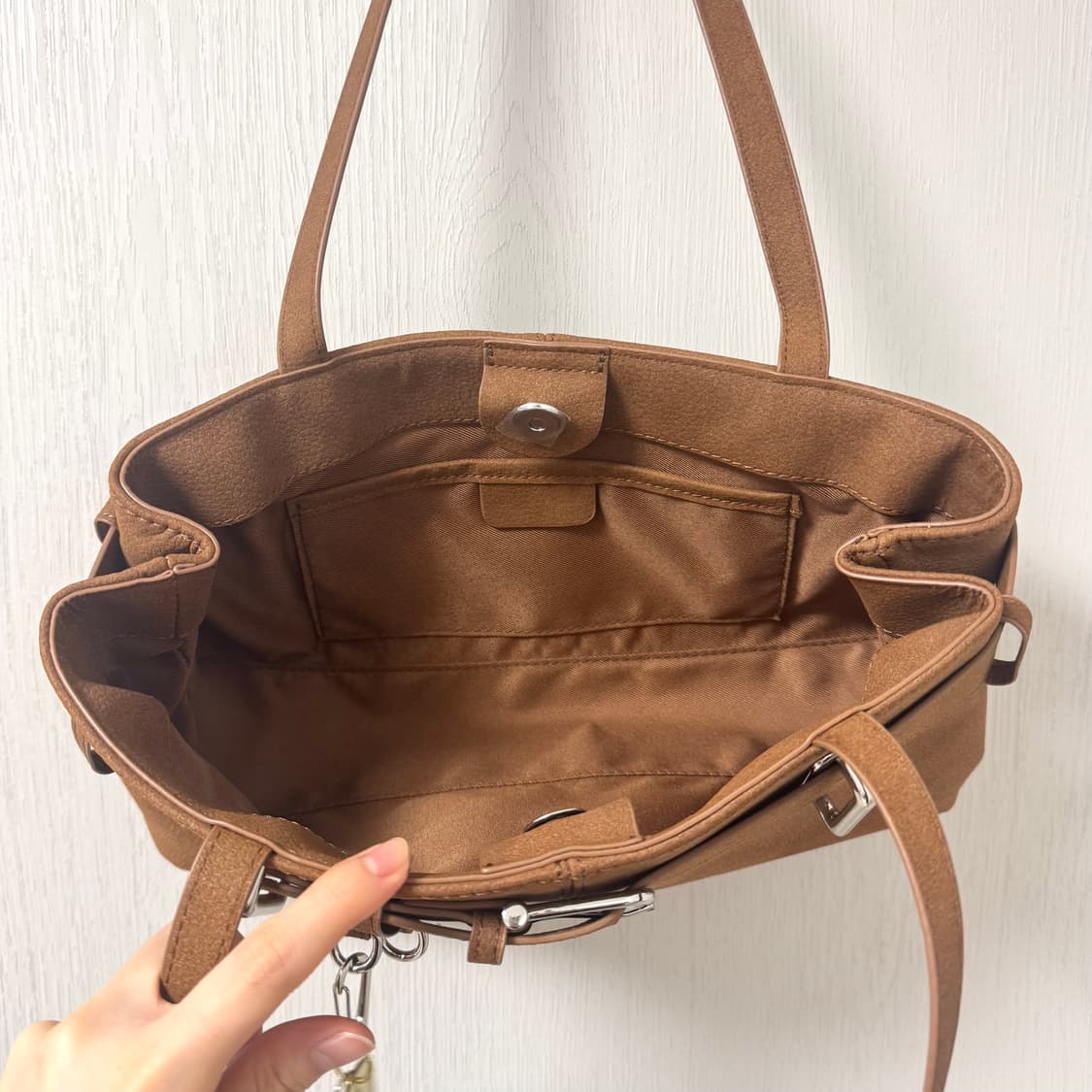 브라운 벨트 바게트백 상품이미지3