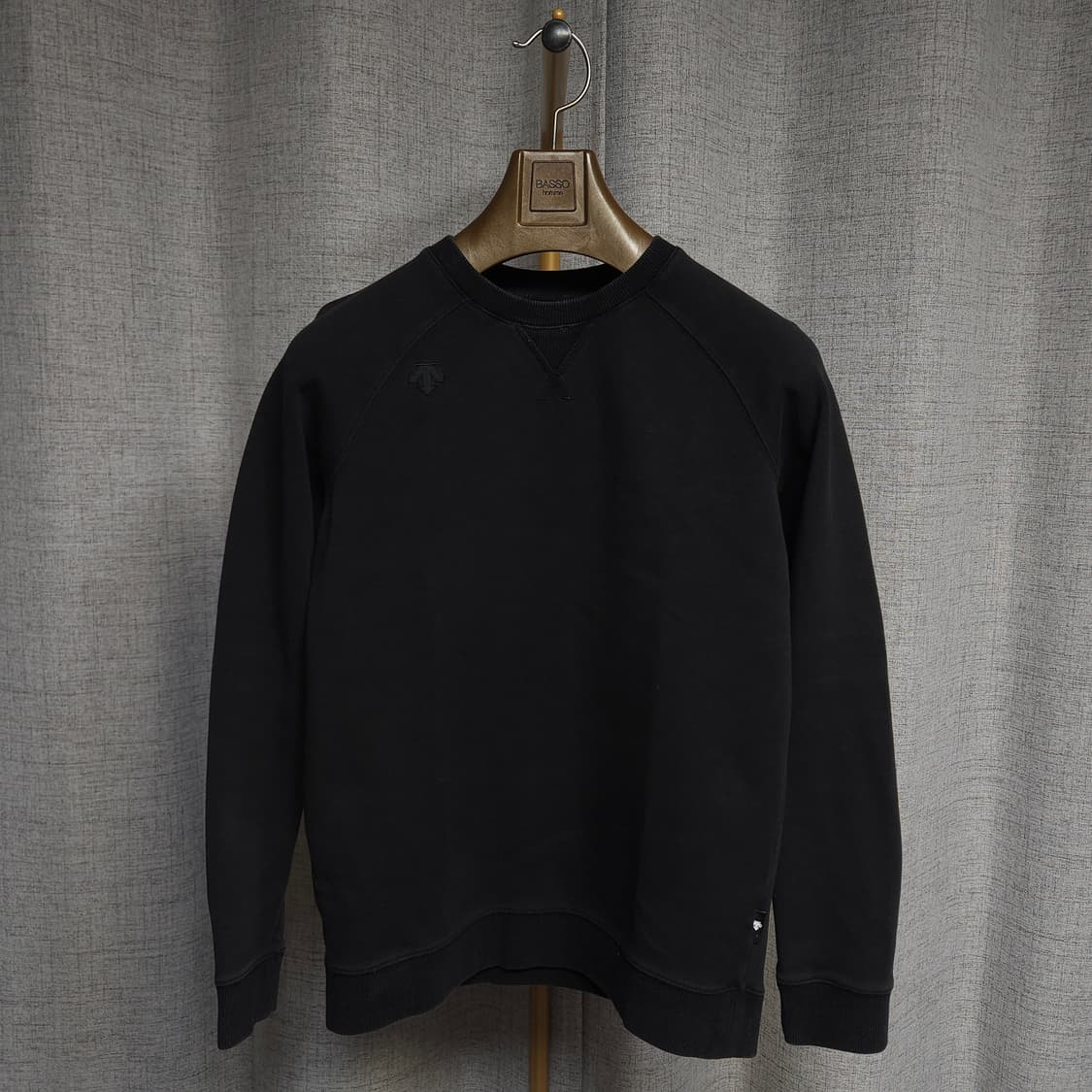 M ) 데상트 여성 백로고 맨투맨 상품이미지2