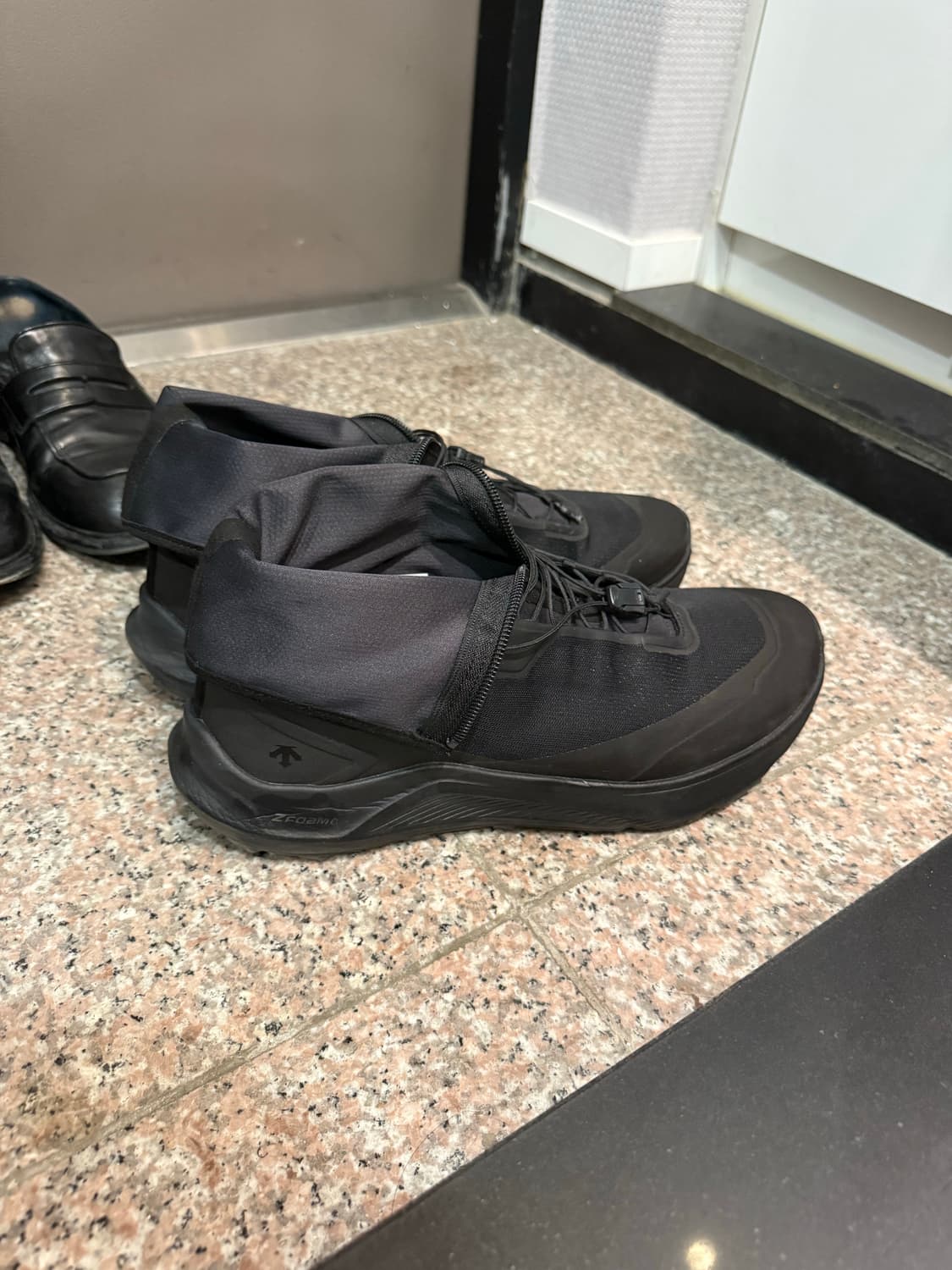 데상트 x 유스 시프트 트레일 상품이미지2