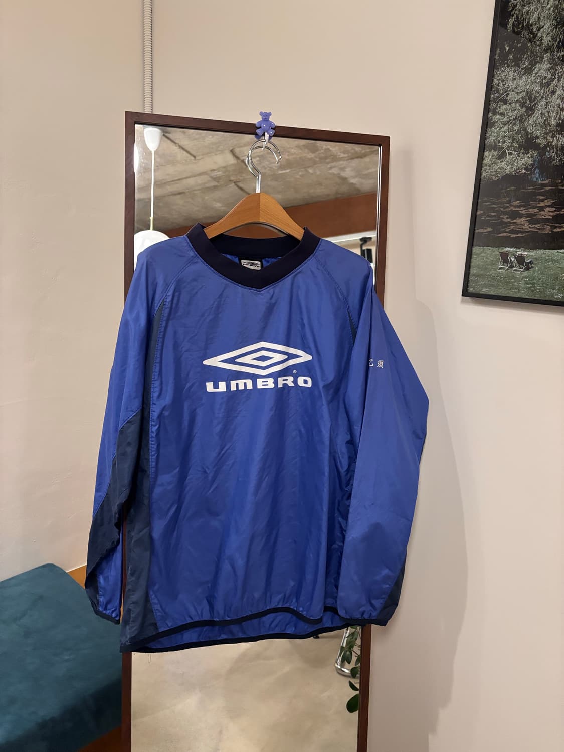 엄브로 블루 웜업 맨투맨 상품이미지1