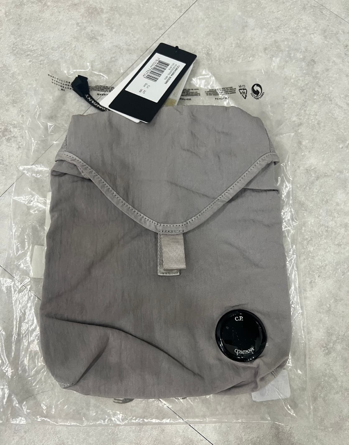 Cp컴퍼니 나일론 크로스백 렌즈 그레이 새상품 상품이미지2