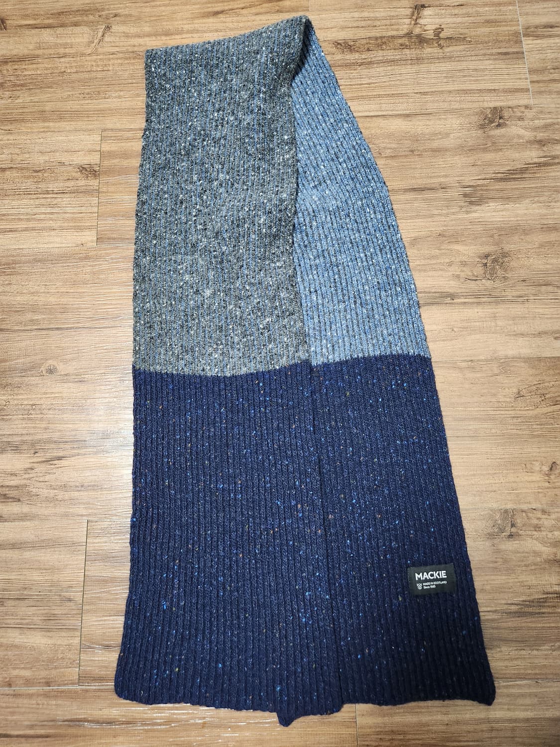 로버트맥키 도네갈 머플러(1회착용) 상품이미지1