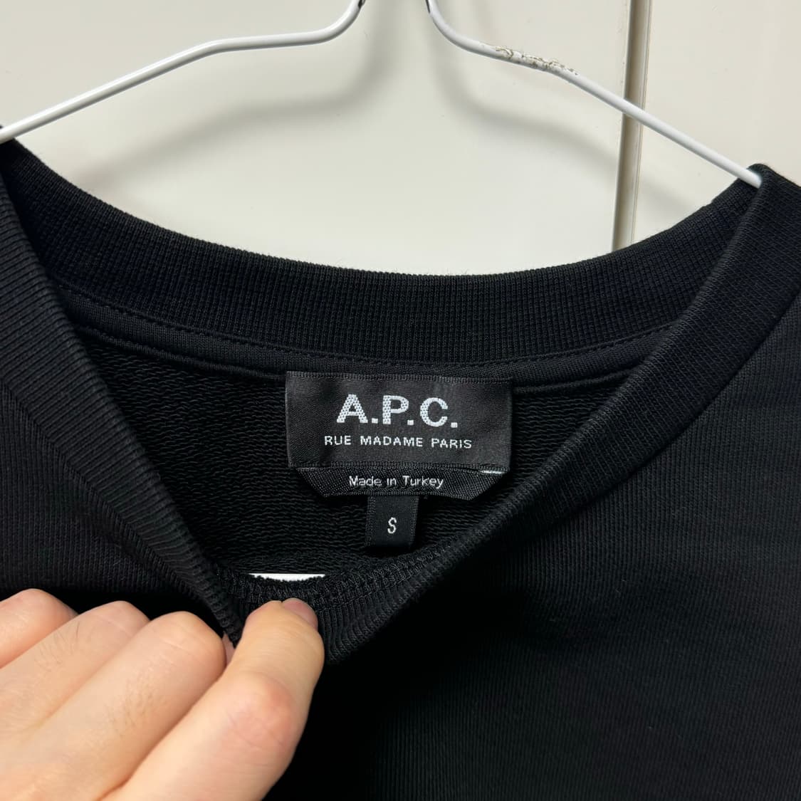 A.P.C 아페쎄 벨벳 로고 맨투맨 (S) 상품이미지3